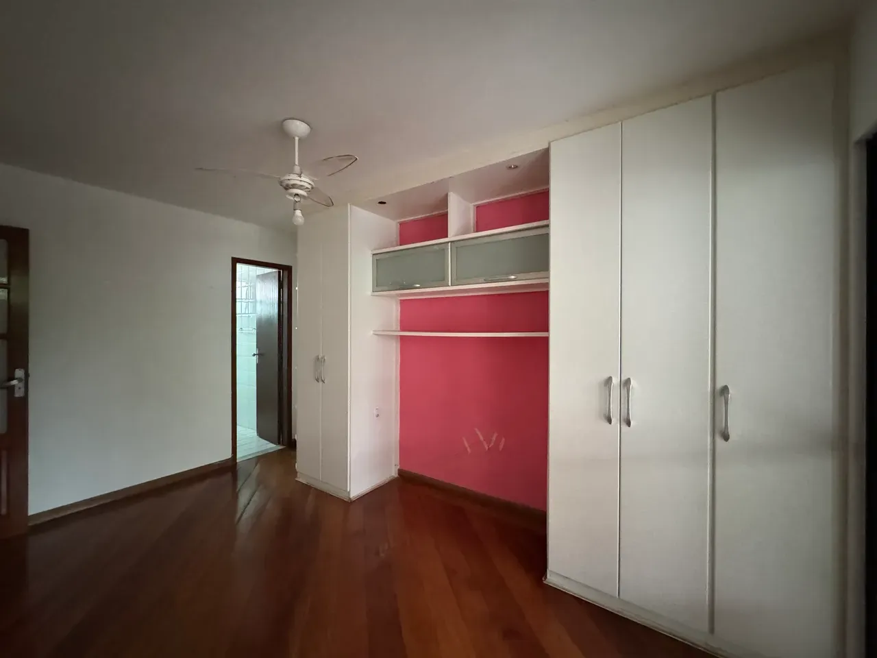 98 m² apartment with 2 bedrooms and private garden — photo 4