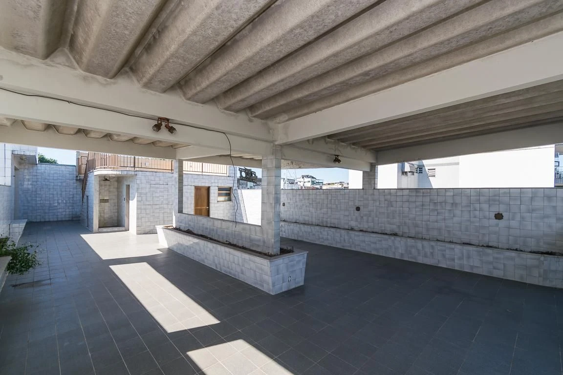 Casa sem mobília com 4 quartos e varanda — photo 59