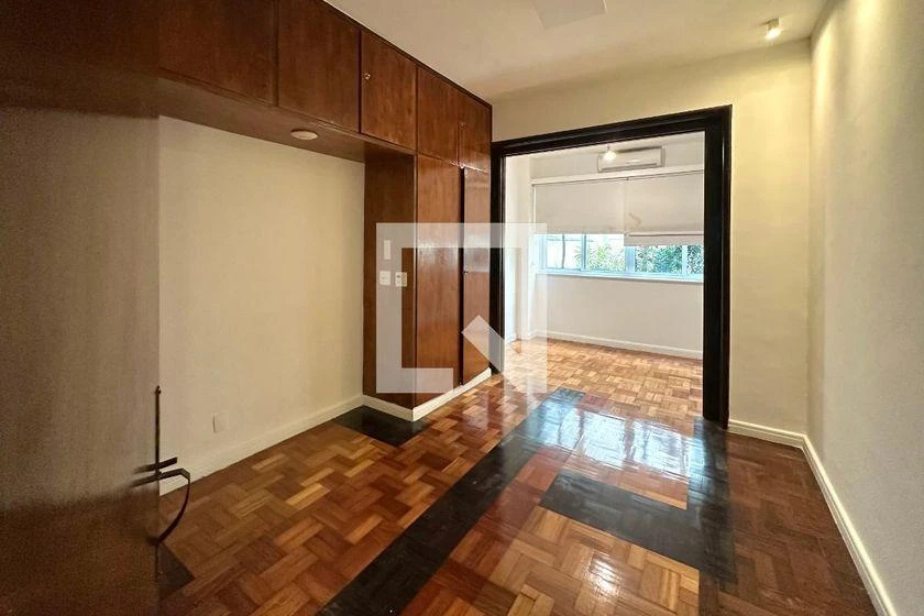 Unfurnished 260 m² apartment with 4 en-suite bedrooms — photo 4
