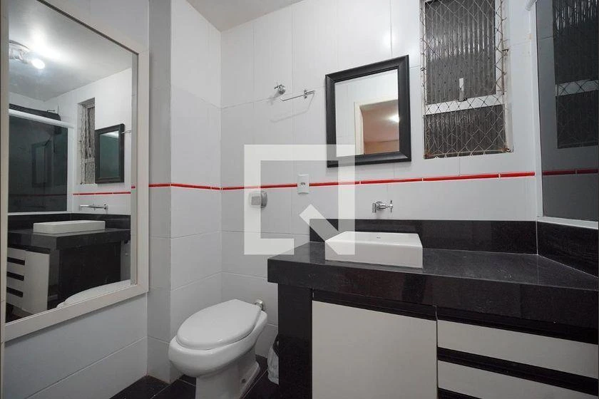 Wood or laminate floors in a one-bedroom apartment, 48 m² — photo 7