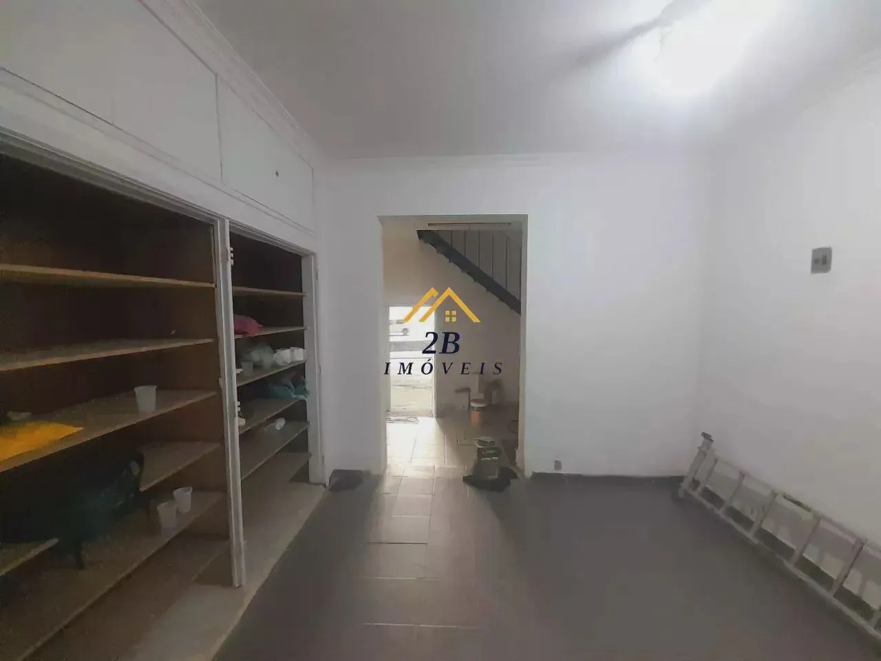 Commercial house with 5 bedrooms and 3 bathrooms — photo 5