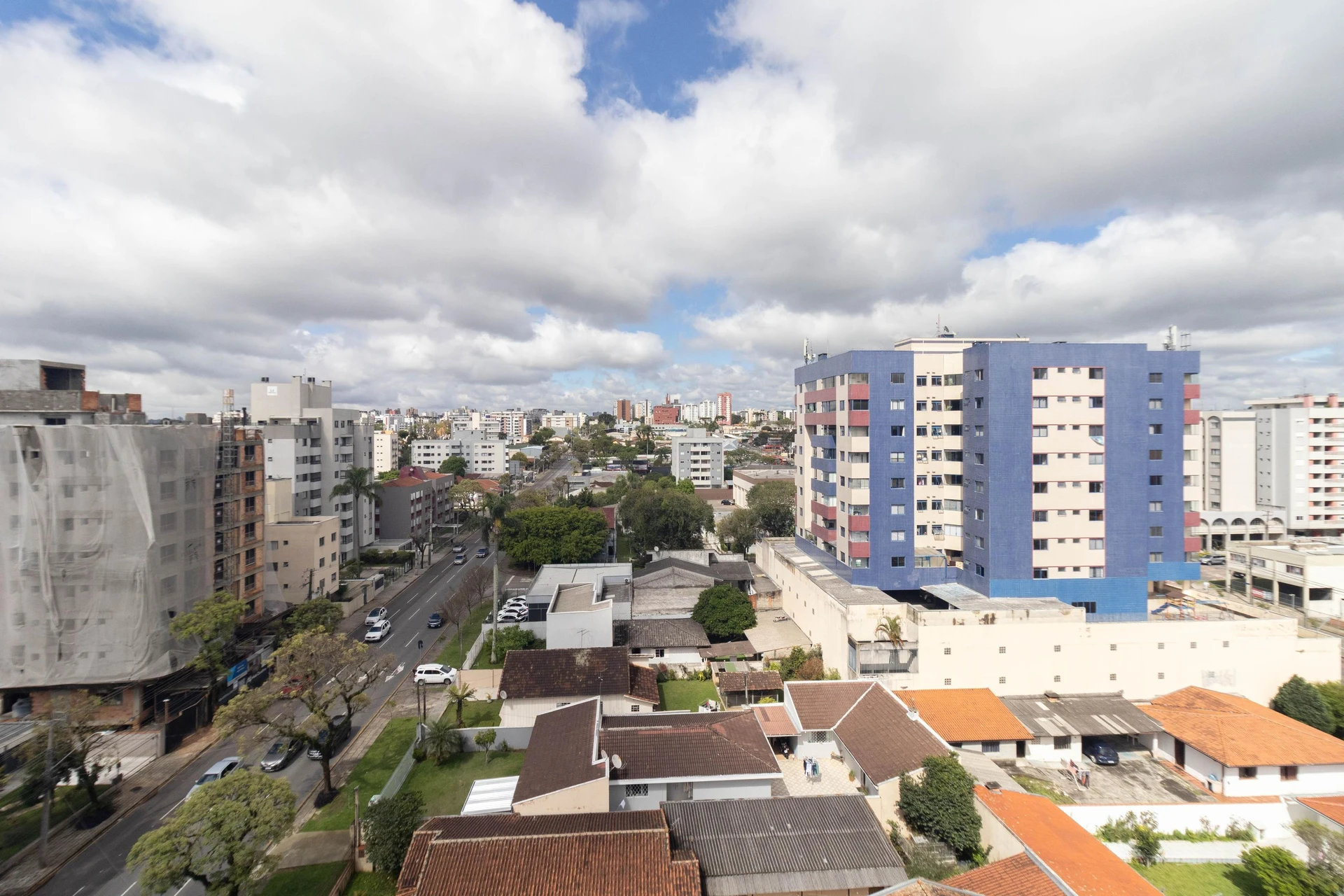 One-bedroom apartment with a washing machine in Curitiba — photo 16