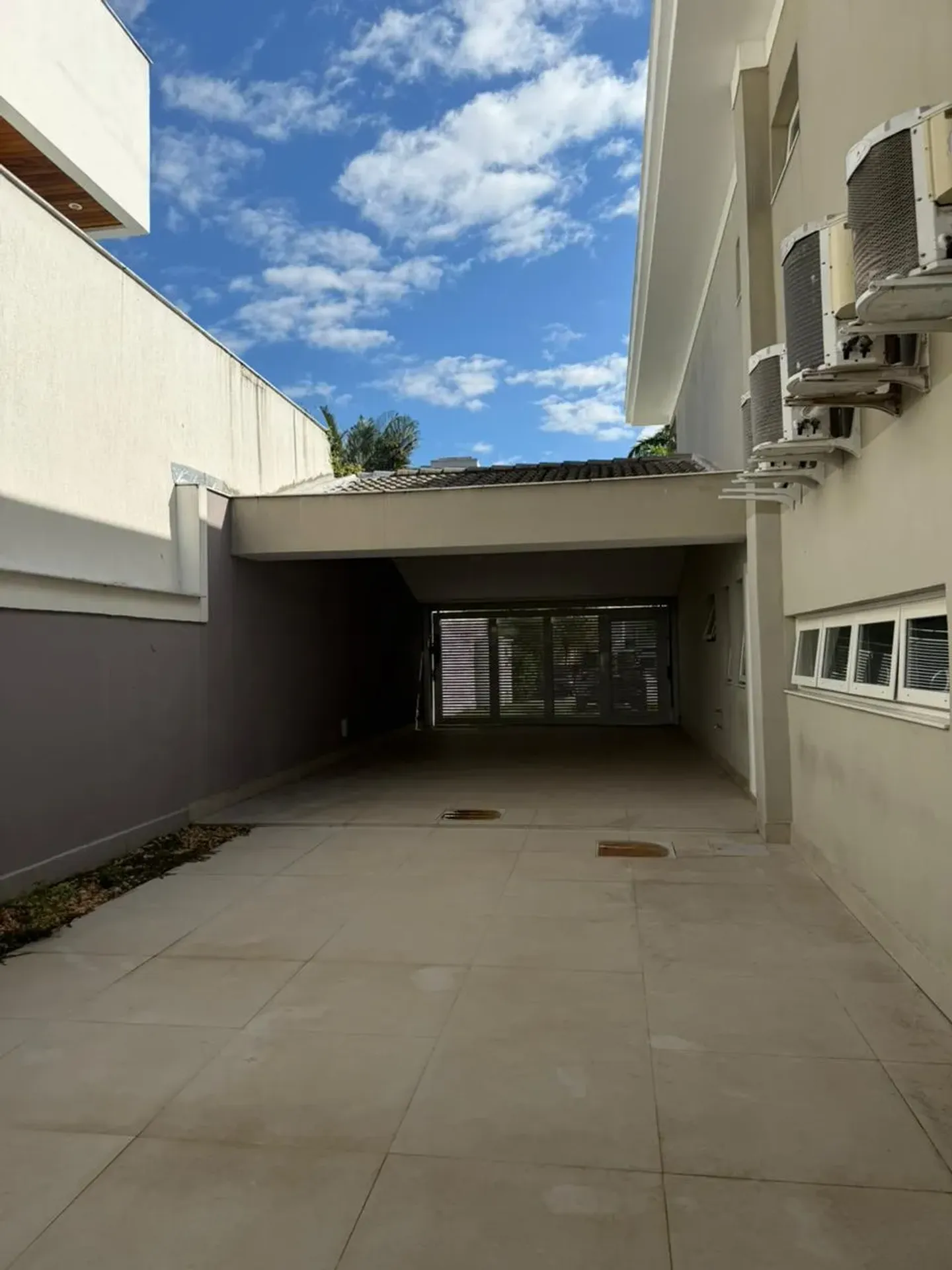 Rental and sale house with 5 bedrooms and 5 bathrooms — photo 3