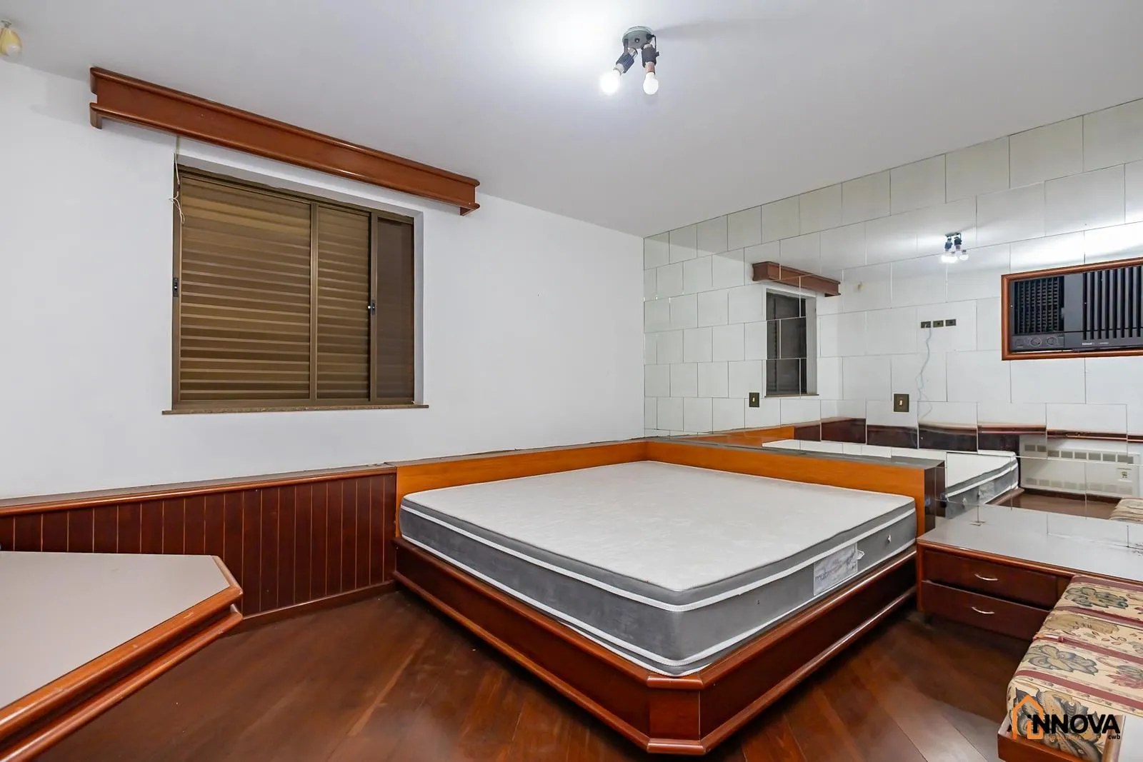 House with 5 bedrooms, 10 bathrooms, 5 parking spaces — photo 17