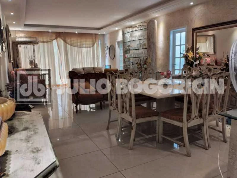 Apartamento amueblado de 4 dormitorios y 229 m² — photo 16