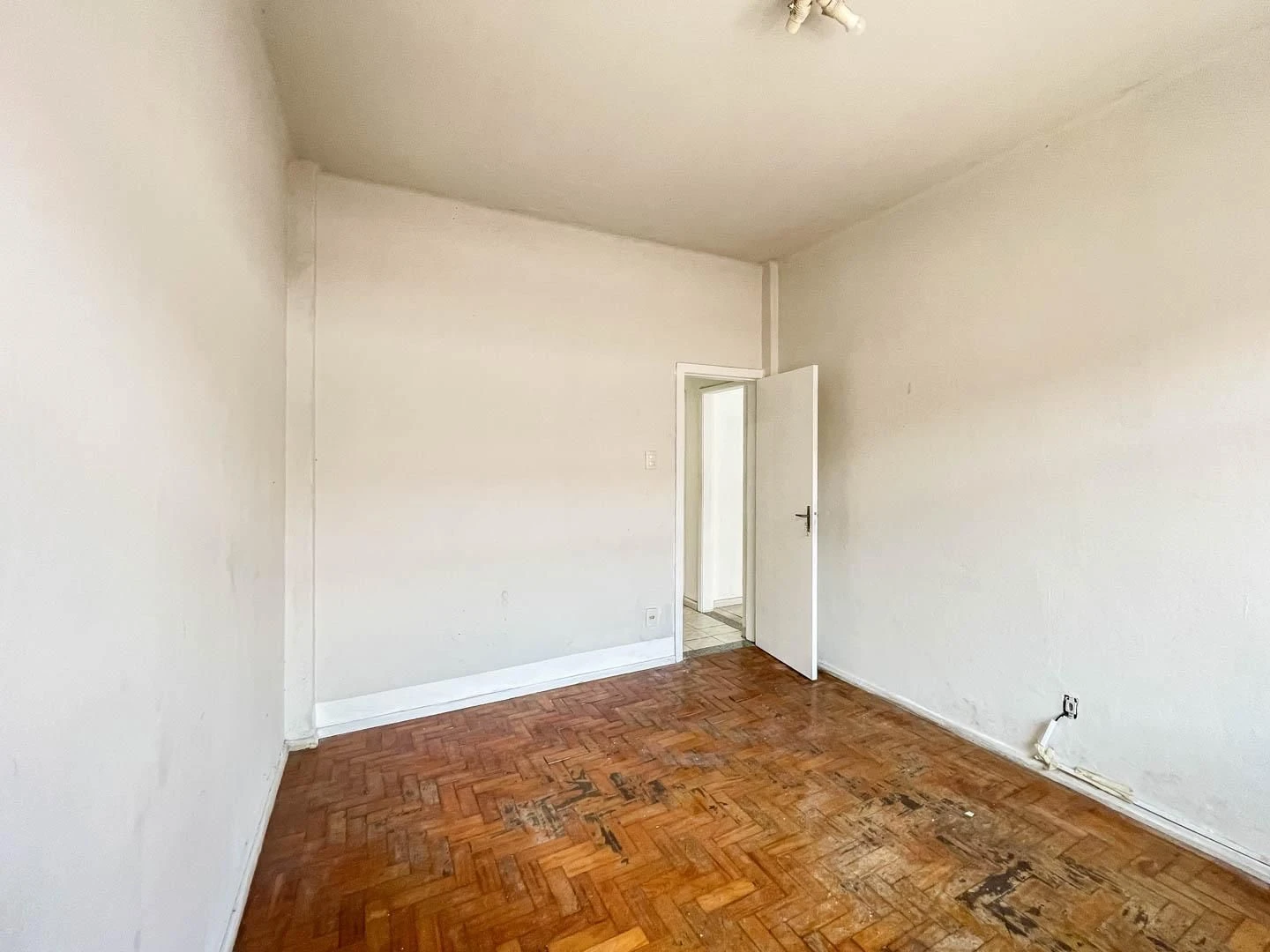 1-bedroom unfurnished apartment with no parking — photo 14