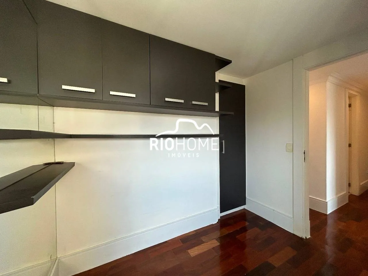 Apartment, 174 m², with a glass-enclosed balcony — photo 16
