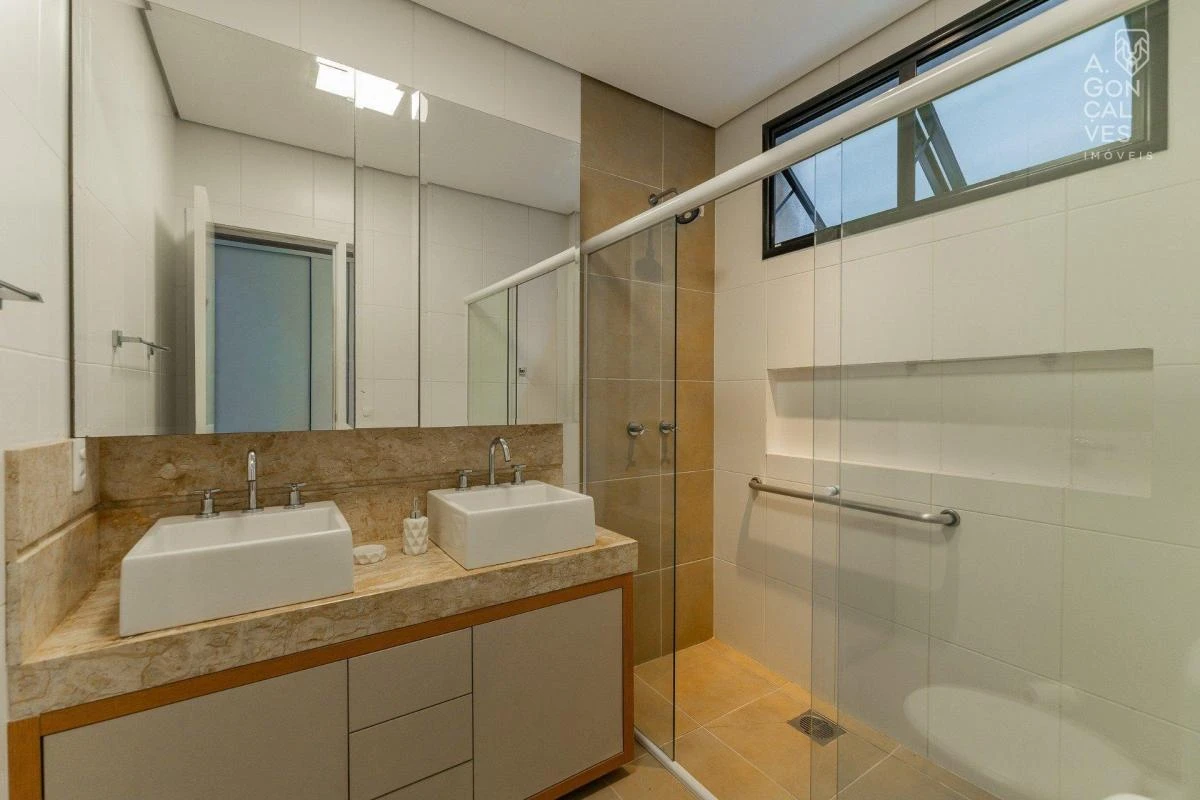 Furnished apartment, 150 m², with floor-to-ceiling windows — photo 11