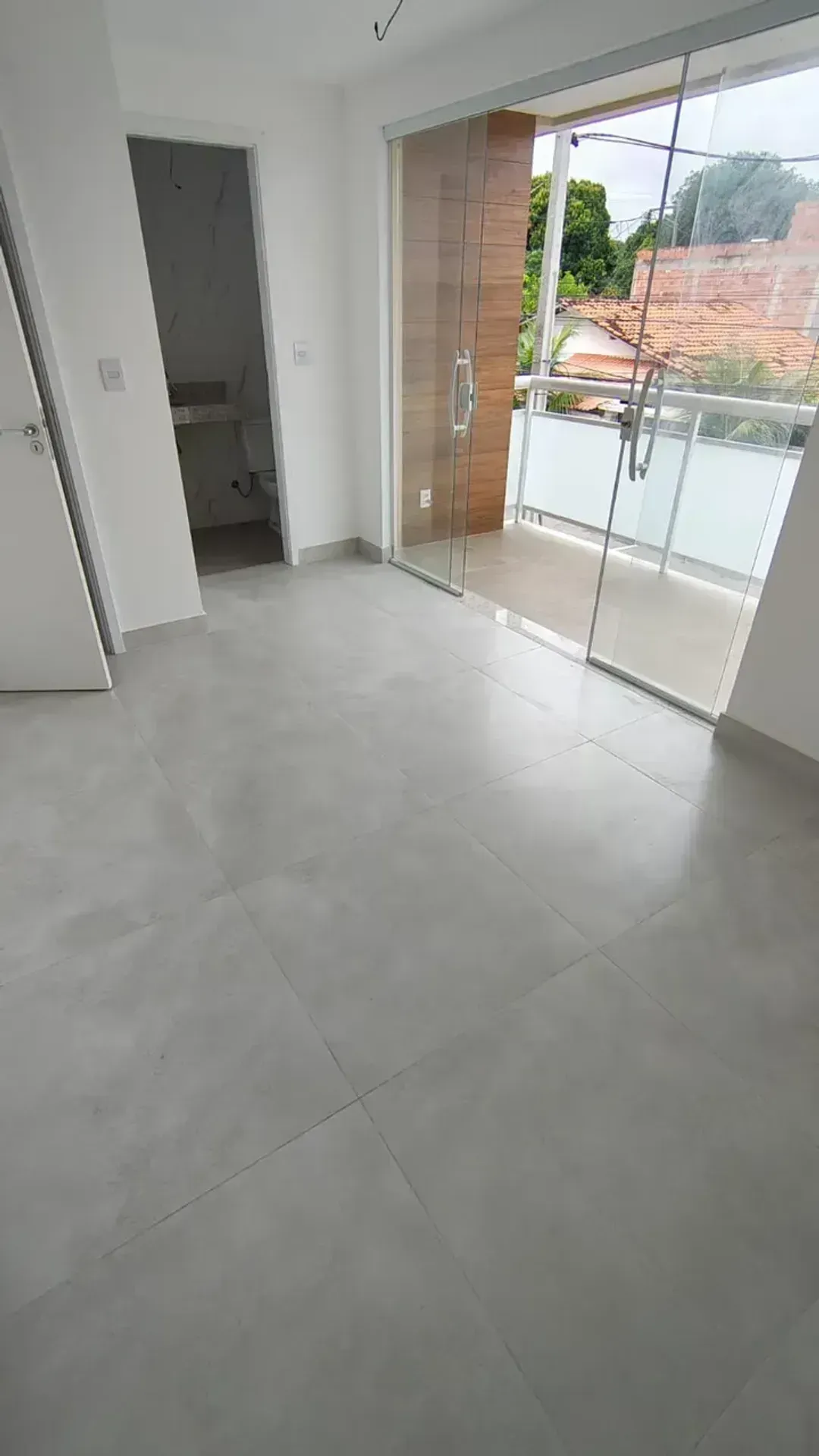 Apartment with 3 bedrooms and a modern open-plan kitchen — photo 5