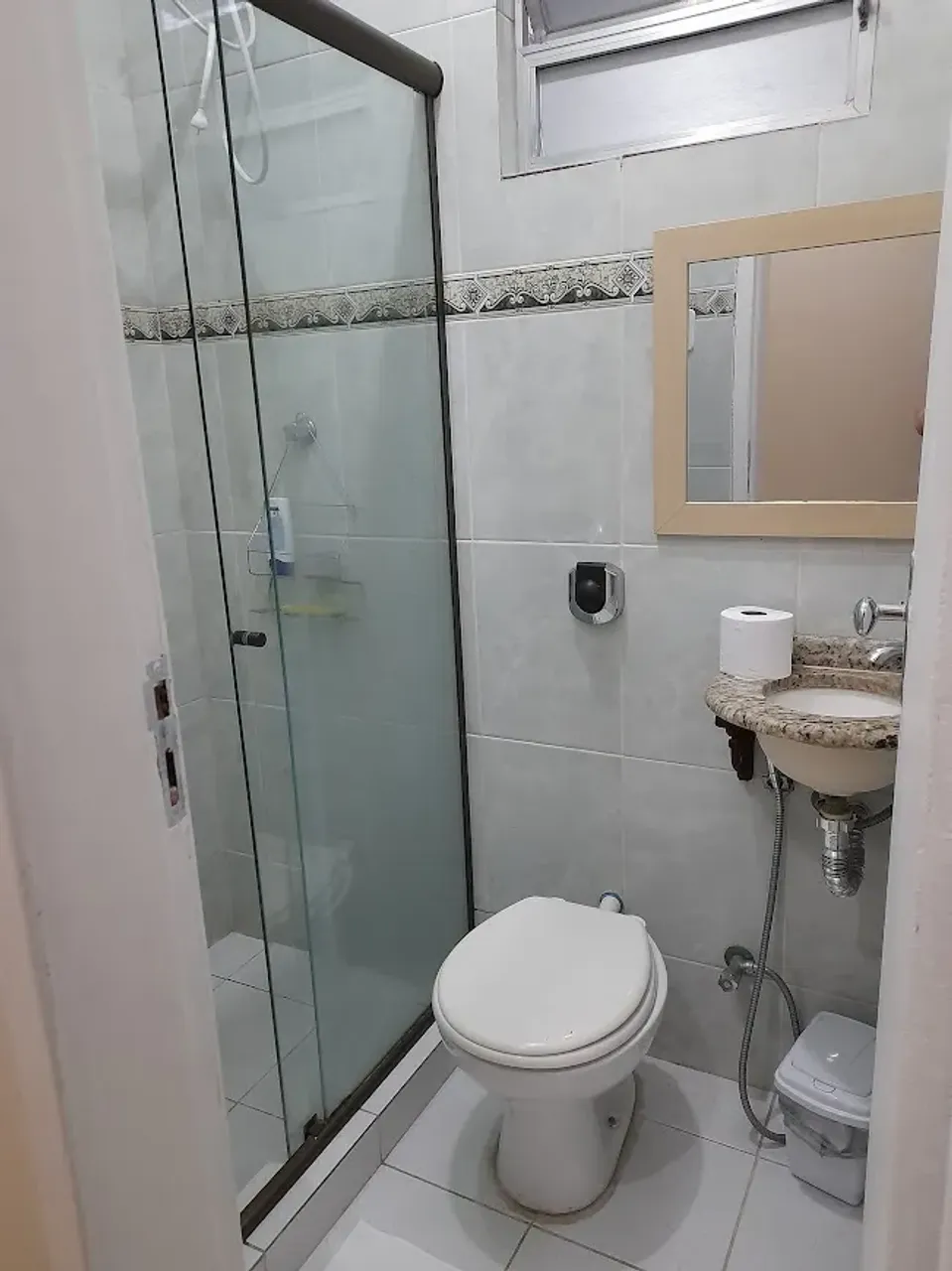 Furnished 4-bedroom apartment with a gas stove — photo 14
