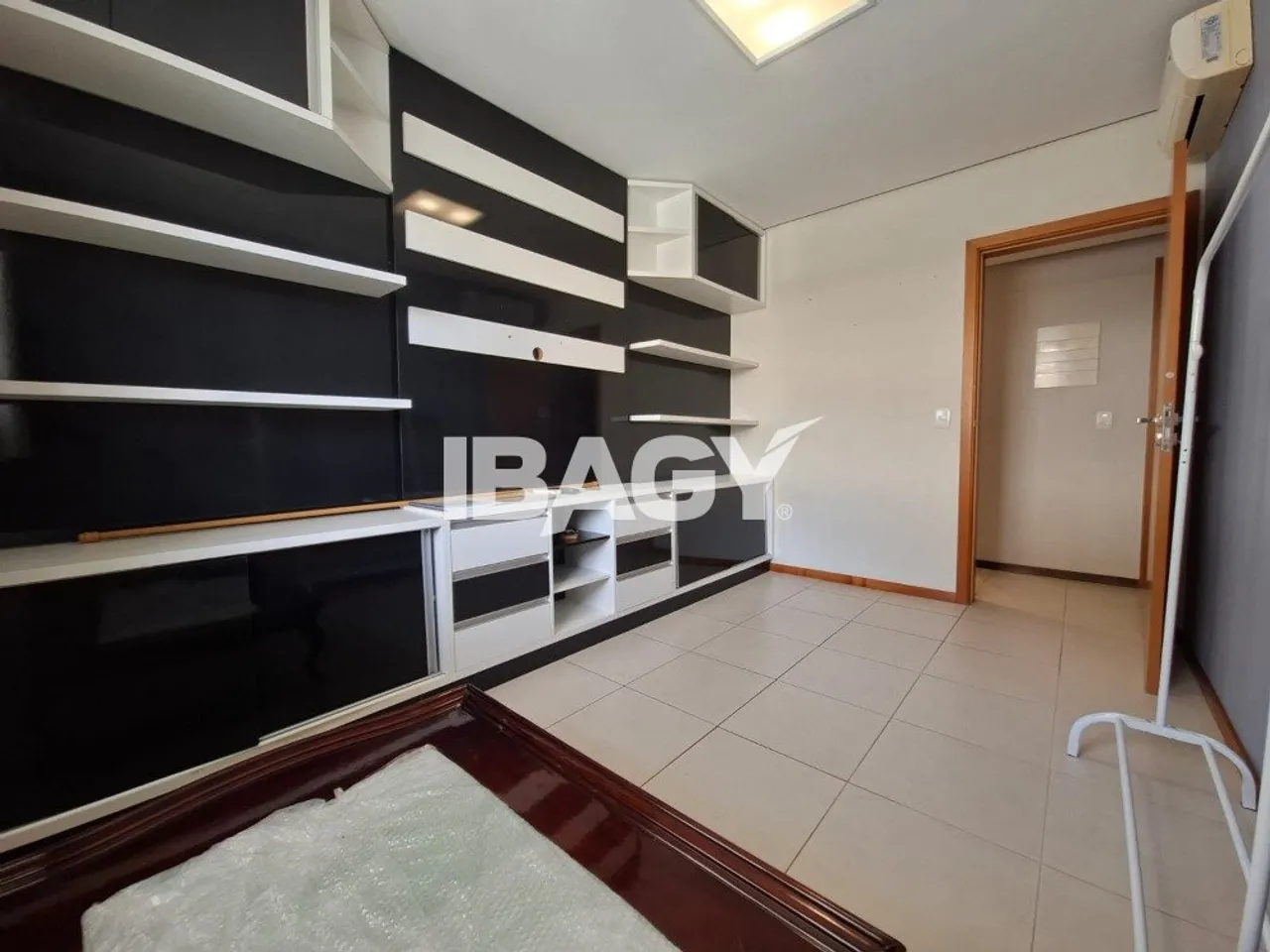 Furnished apartment, 100 m², with a grill on the balcony — photo 11