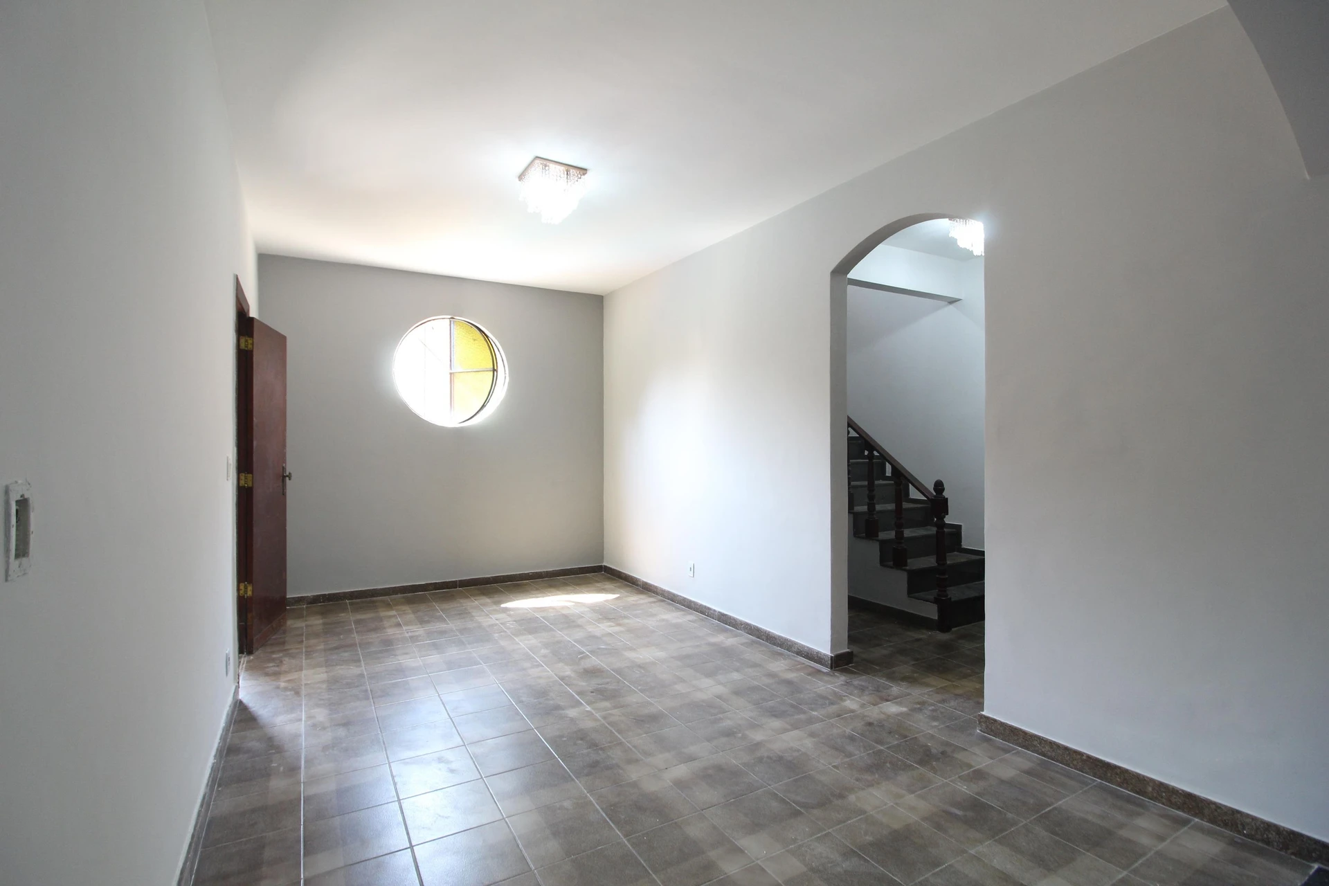 House, 450 m², with a grill on the balcony — photo 16