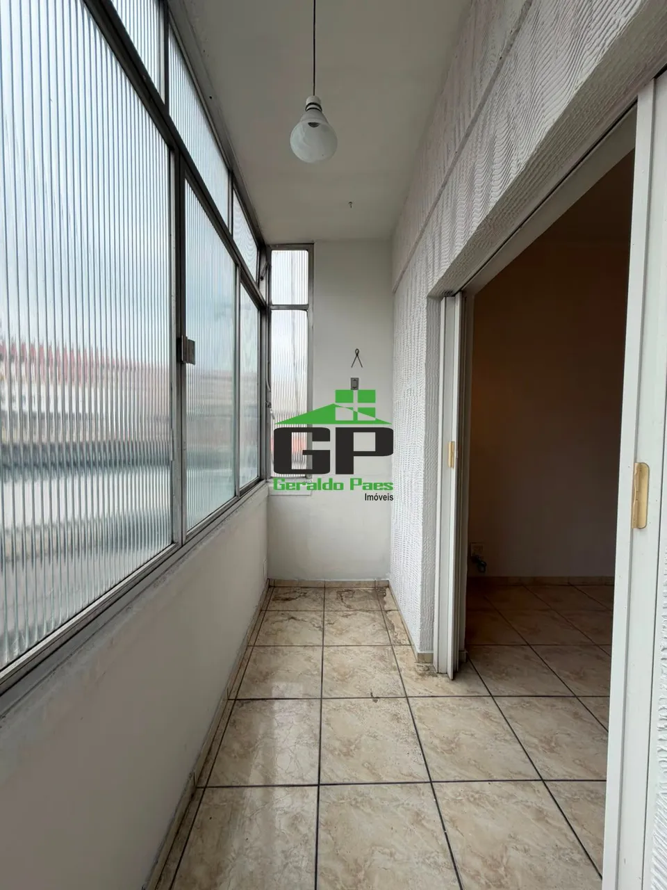 2-bedroom unfurnished rental apartment with parking — photo 7