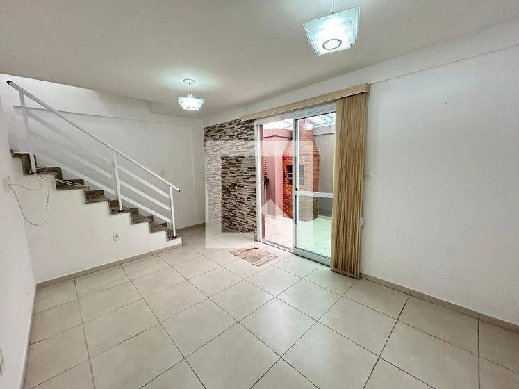 Засклений балкон та 3 спальні: будинок 96 м² — photo 6