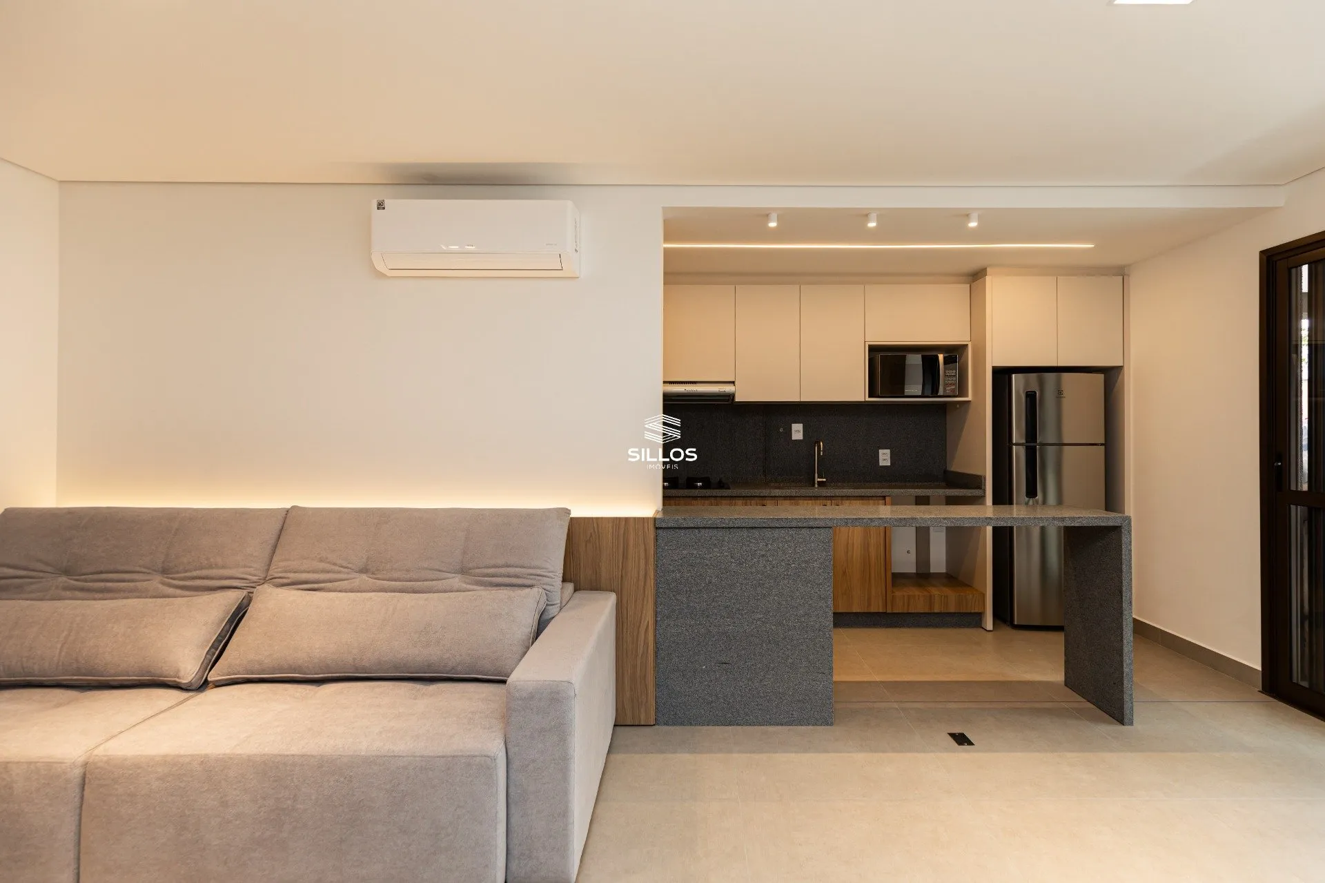 Apartment on the 5th floor with a grill on the balcony — photo 7