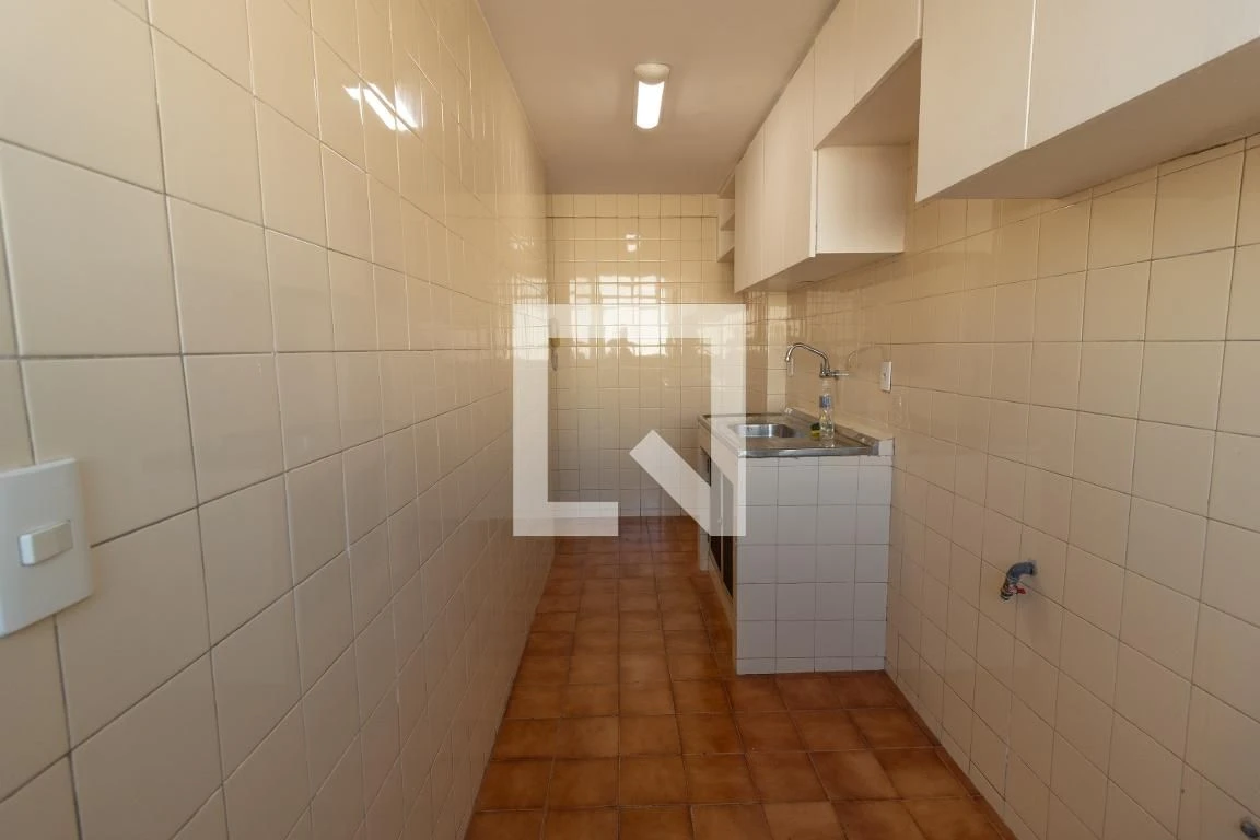 3-bedroom apartment in a building with a gym — photo 26
