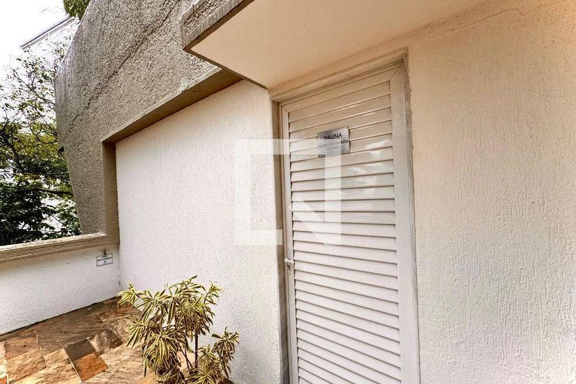 Furnished apartment, 180 m², with a glass-enclosed balcony — photo 12
