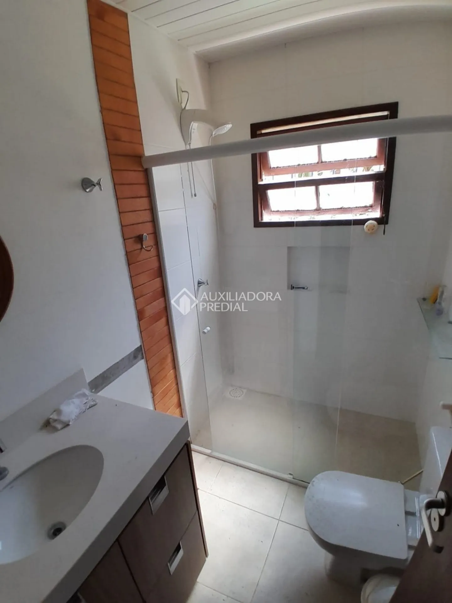 Unfurnished 4-bedroom house with 2 bathrooms and 860 m² — photo 2