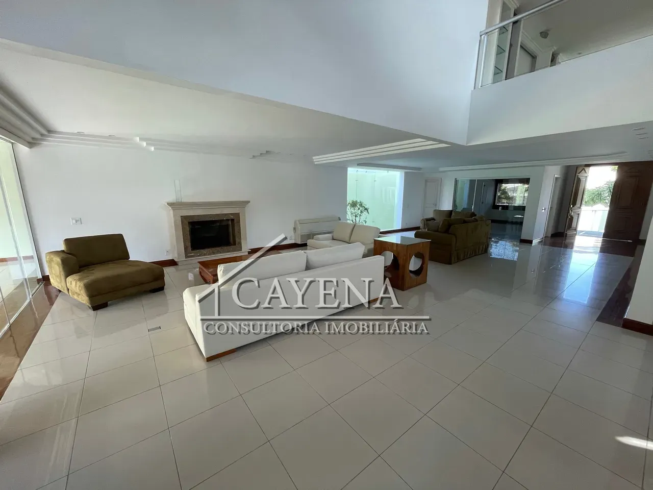 4 quartos e banheira: casa de 650 m² — photo 16
