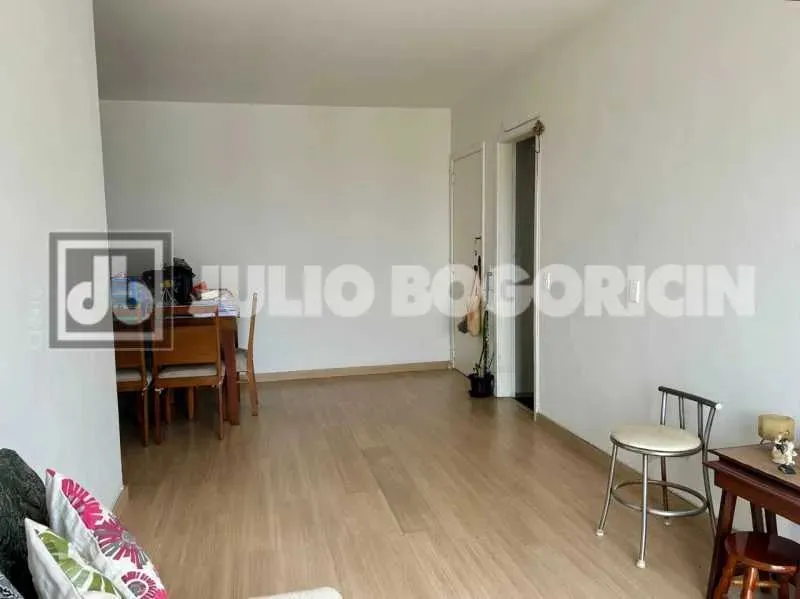 3-bedroom, 3-bath apartment with 2 parking spaces — photo 9
