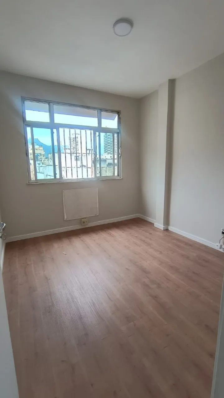 Apartment, 95 m², with wood or laminate floors — photo 4