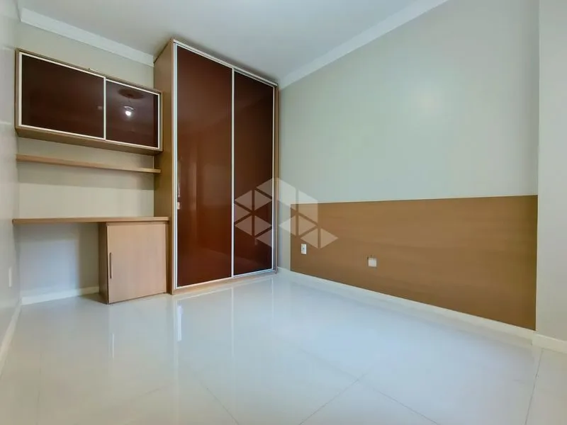 Mountain view in a 4-bedroom apartment, 150 m² — photo 10