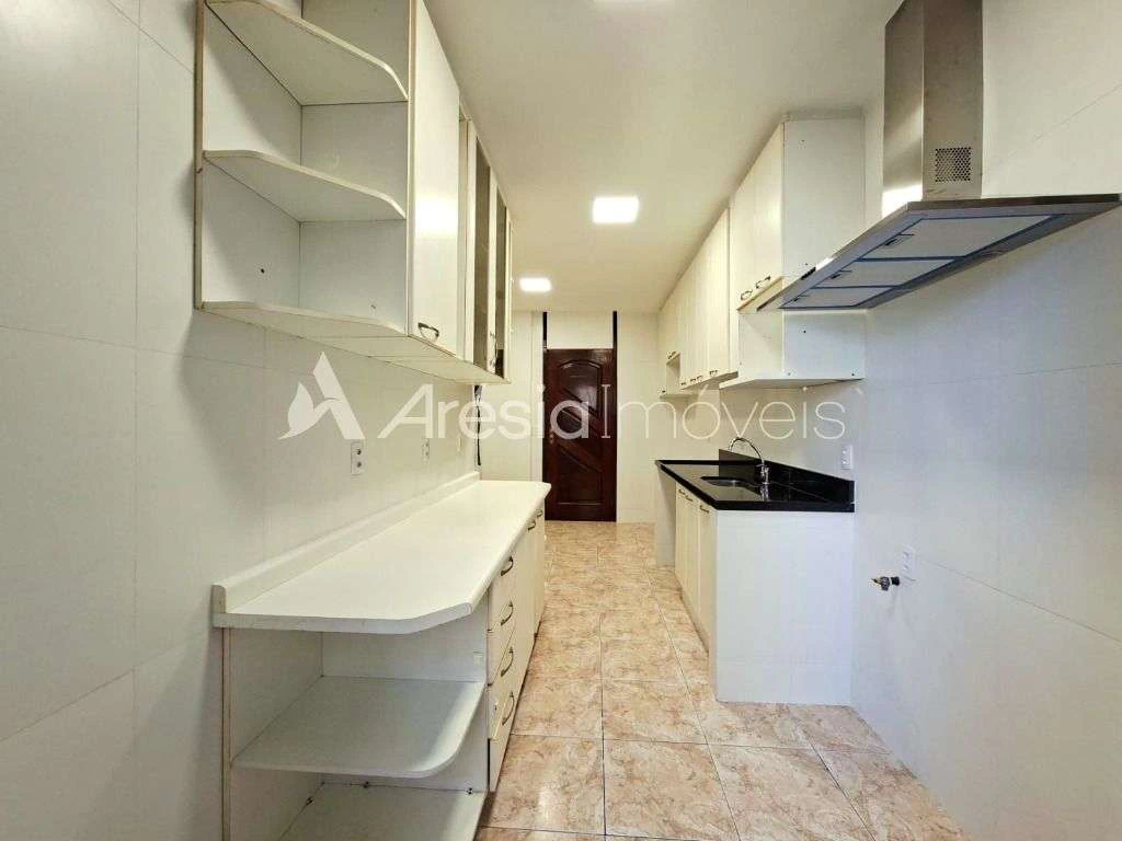 3-bedroom apartment with 140 m² and city-view windows — photo 12