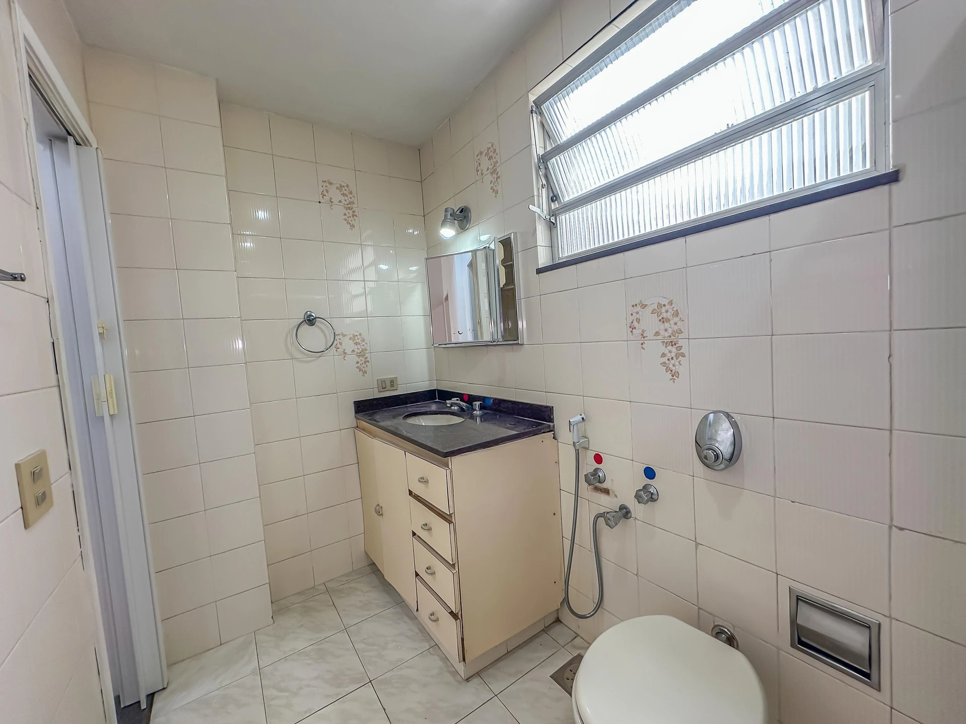 Washing machine in a 2-bedroom apartment, 80 m² — photo 41