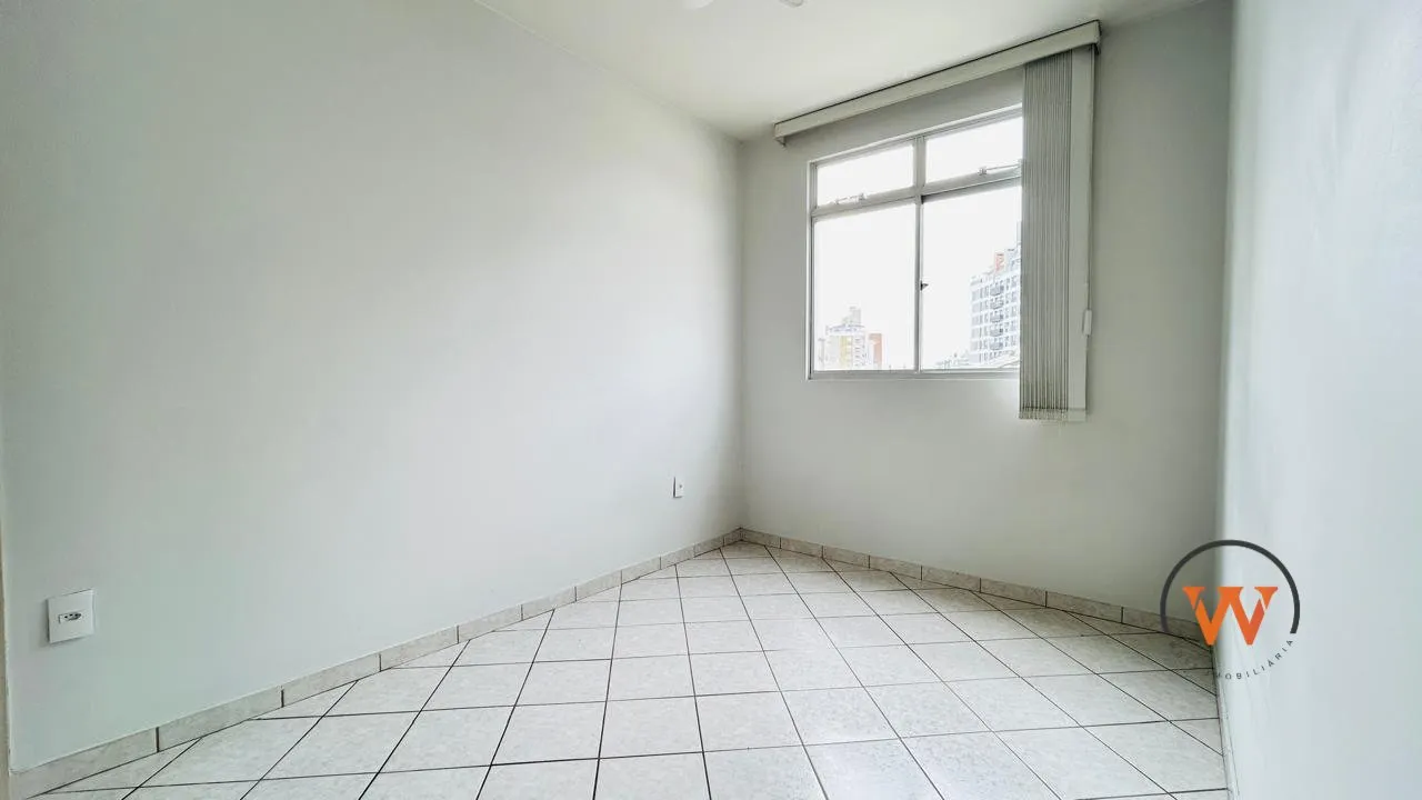 3-bedroom apartment with a separate kitchen and pets — photo 12