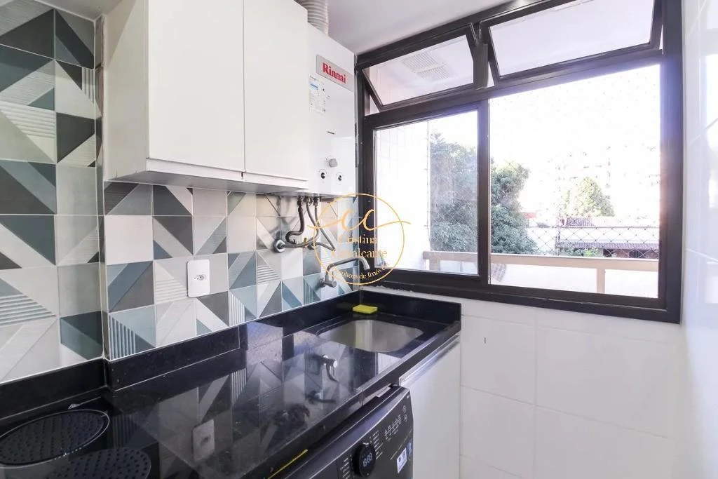 Furnished 2-bedroom apartment with 1 en-suite and balcony — photo 15