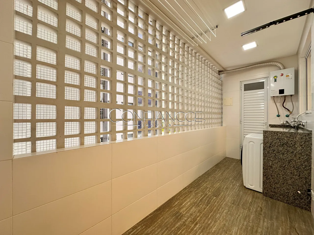 Apartamento en alquiler con 3 habitaciones y 137 m² — photo 10