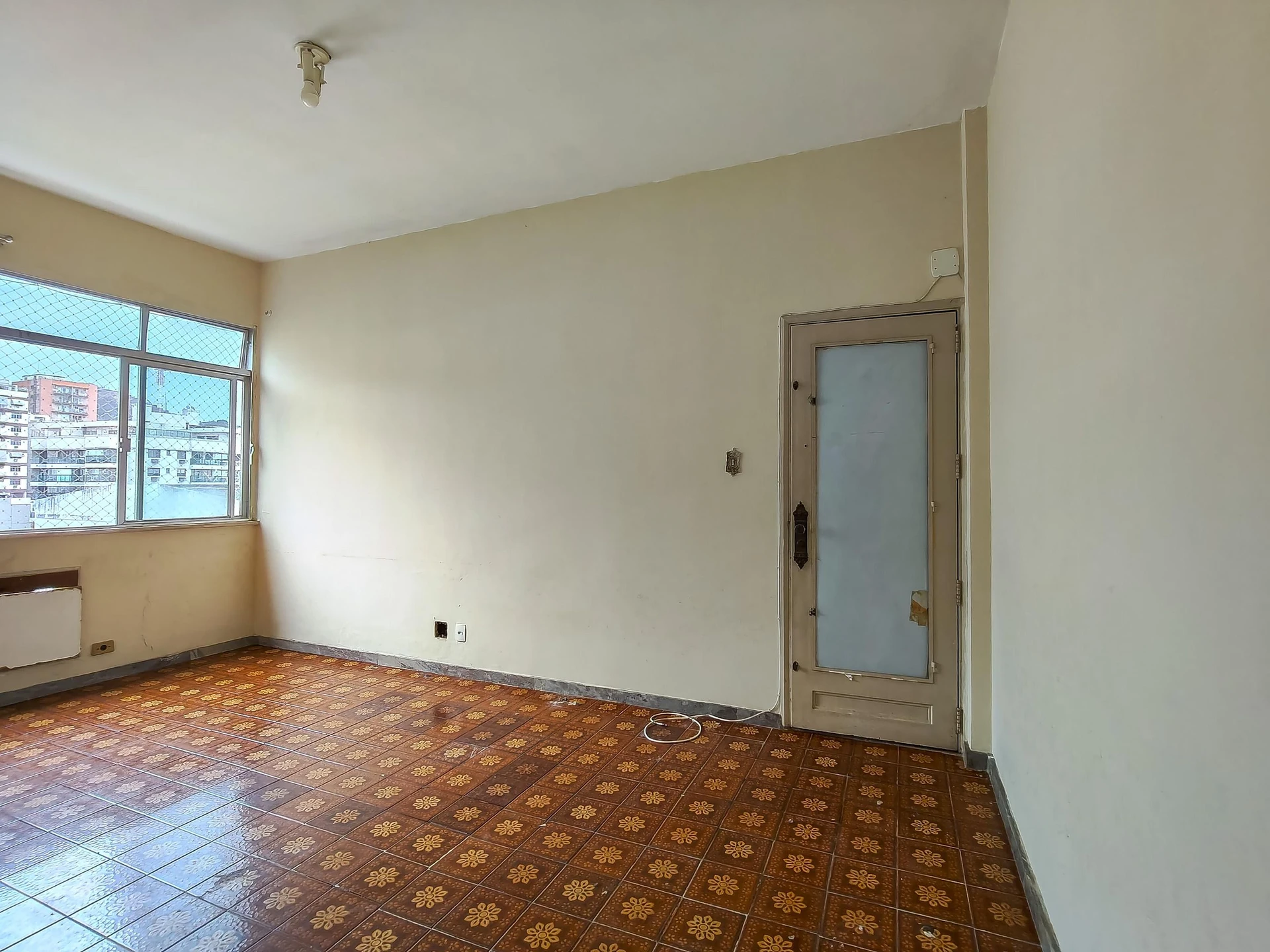 Rental apartment with 2 bedrooms and 2 bathrooms — photo 19