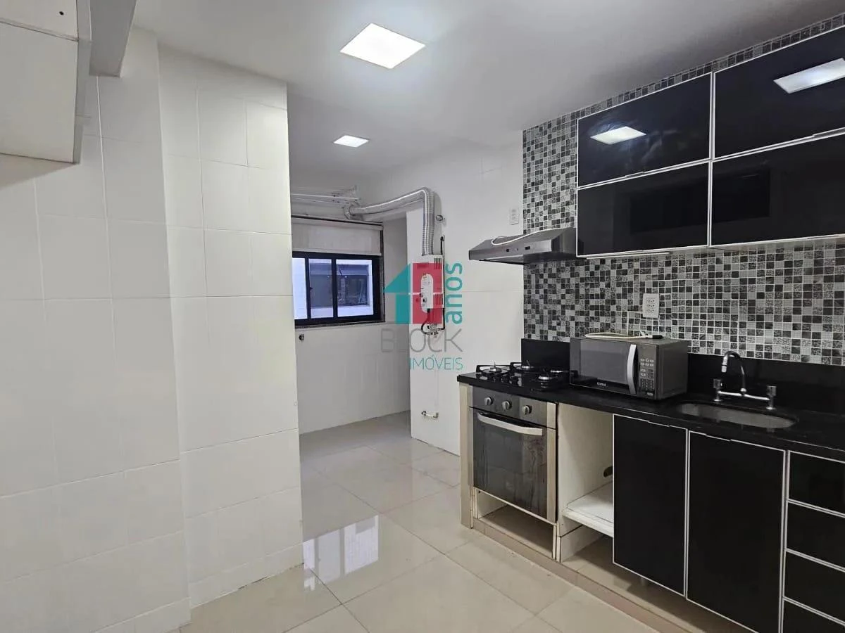 101 m² apartment with 3 bedrooms and a glass balcony — photo 2