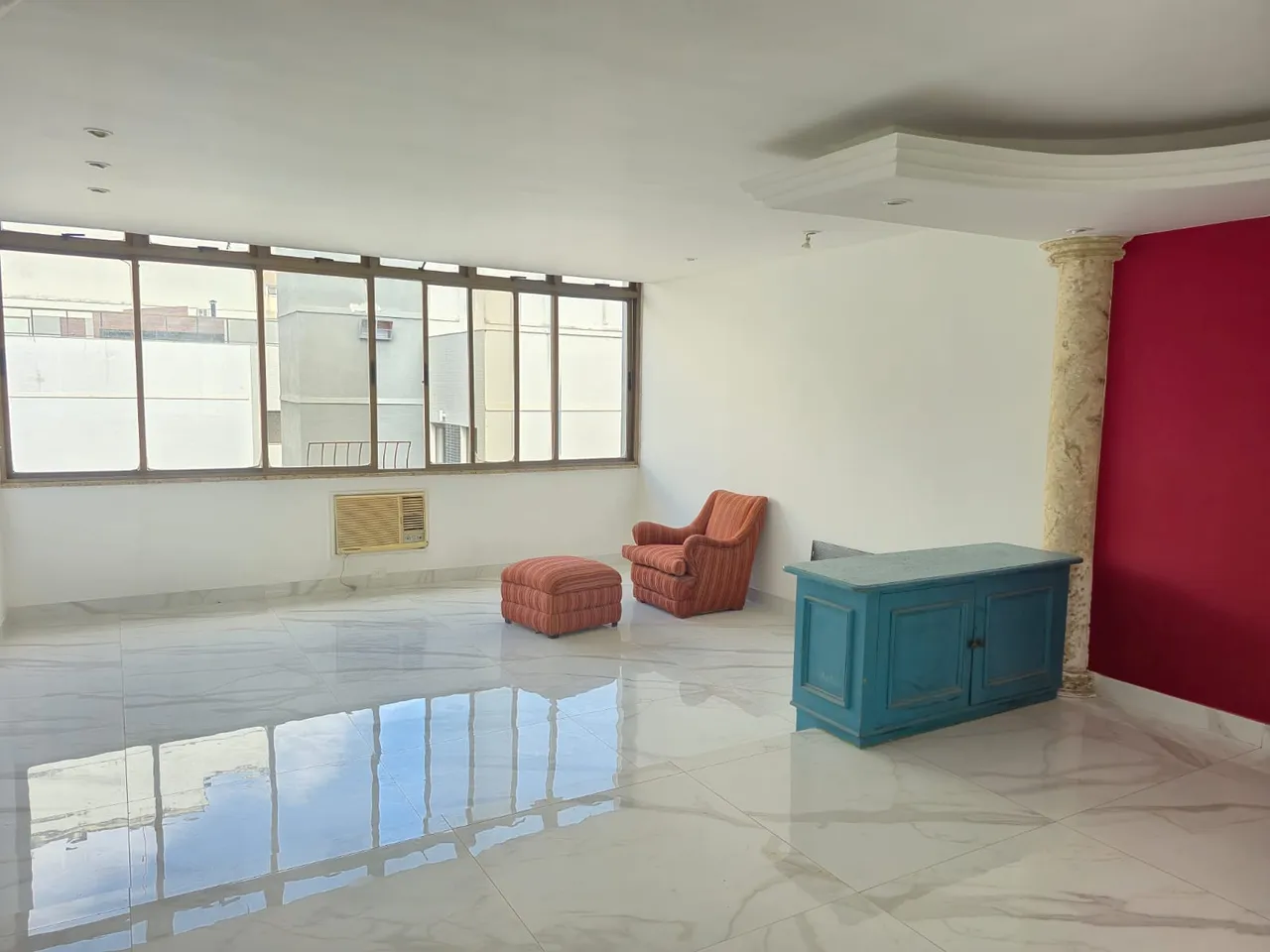 3-bedroom apartment with 3 bathrooms and city views — photo 9