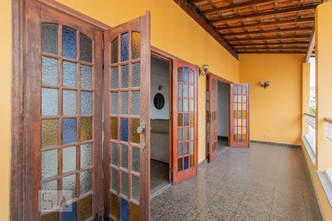 Rental house with 4 bedrooms and a private garden — photo 63