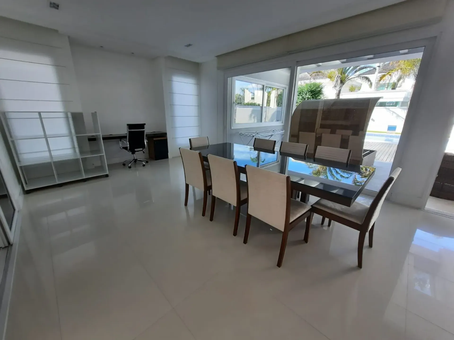 House with 7 bedrooms and an open-plan kitchen — photo 19