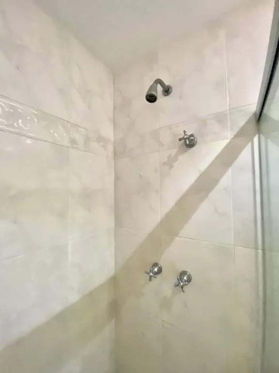 Apartment on the 13th floor with a bathtub — photo 30