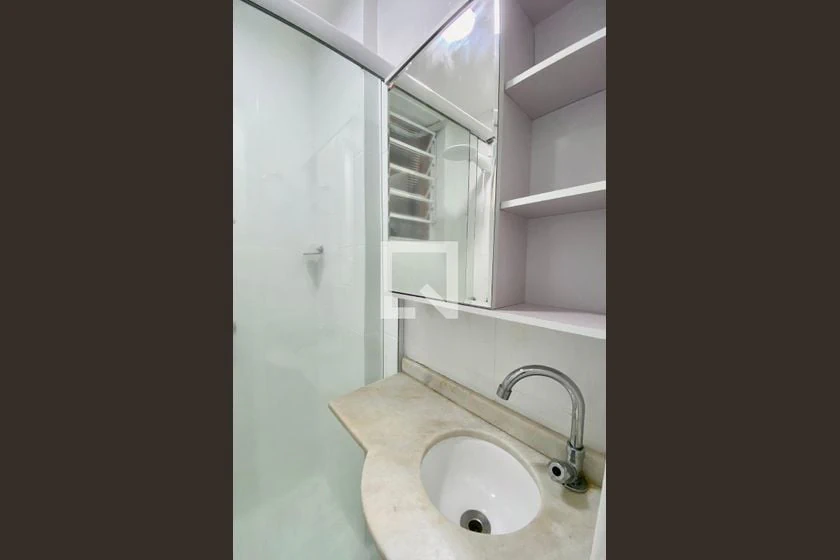 Departamento de 2 dormitorios con balcón cerrado con vidrio — photo 24