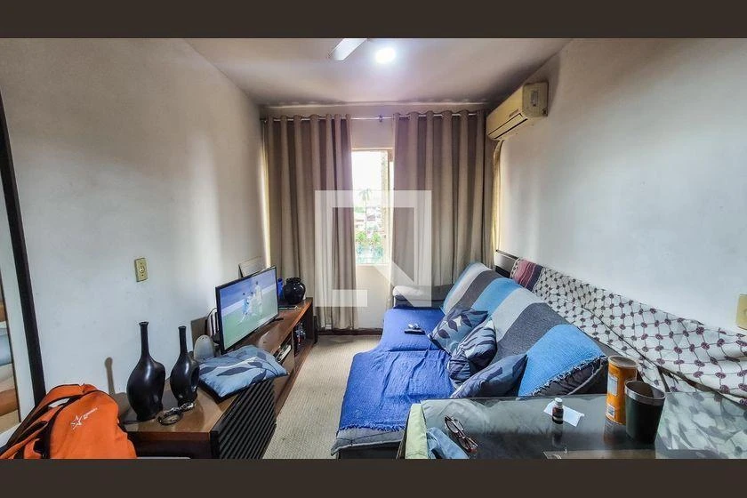 One-bedroom apartment with a washing machine — photo 9
