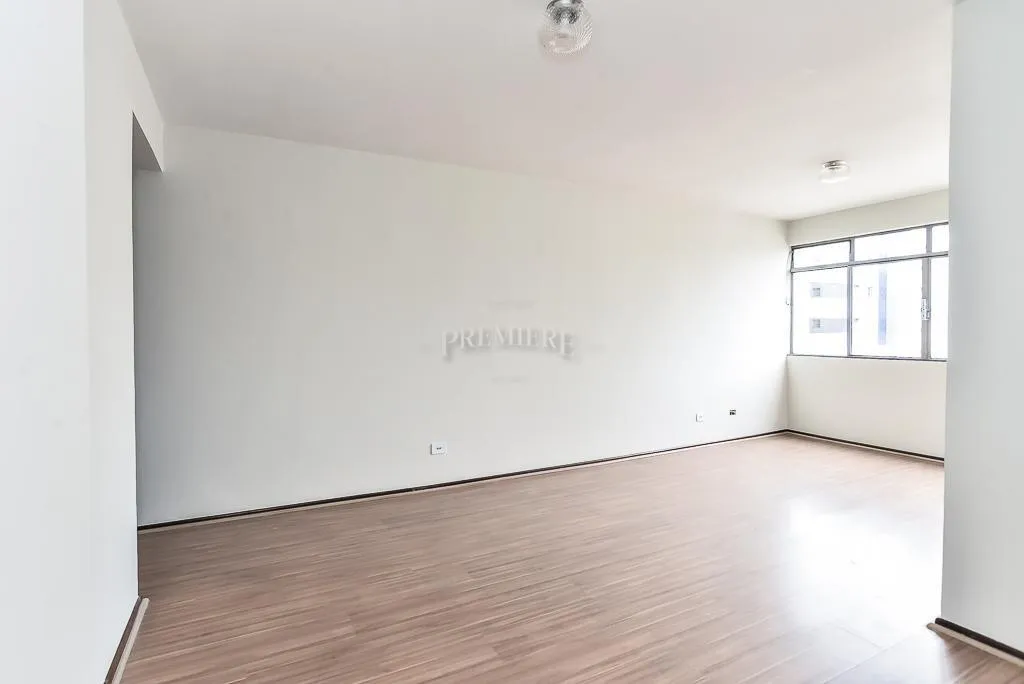 Apartment on the 21st floor with wood or laminate floors — photo 11