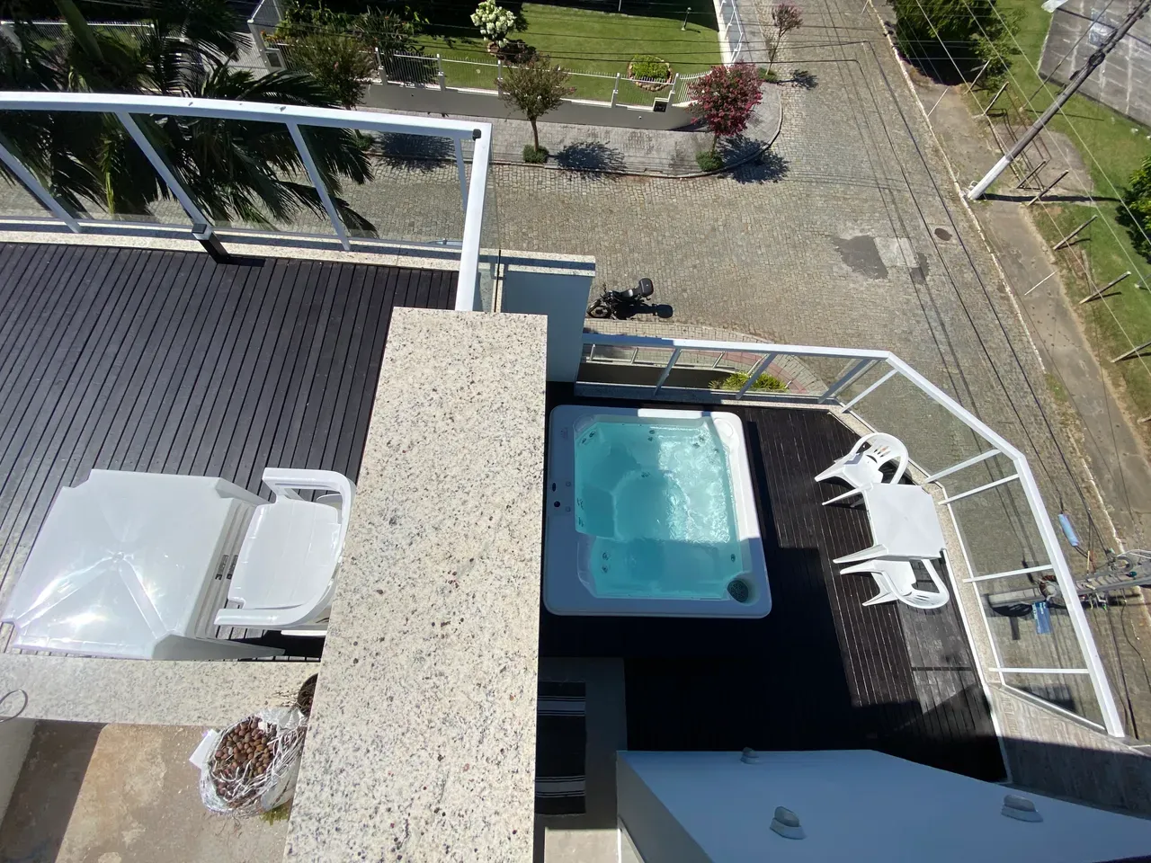 Floor-to-ceiling windows in a 3-bedroom house, 230 m² — photo 13