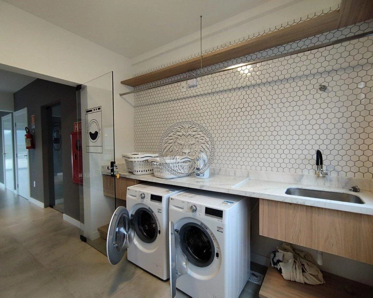 Пральна машина та 2 спальні: квартира 70 м² — photo 6