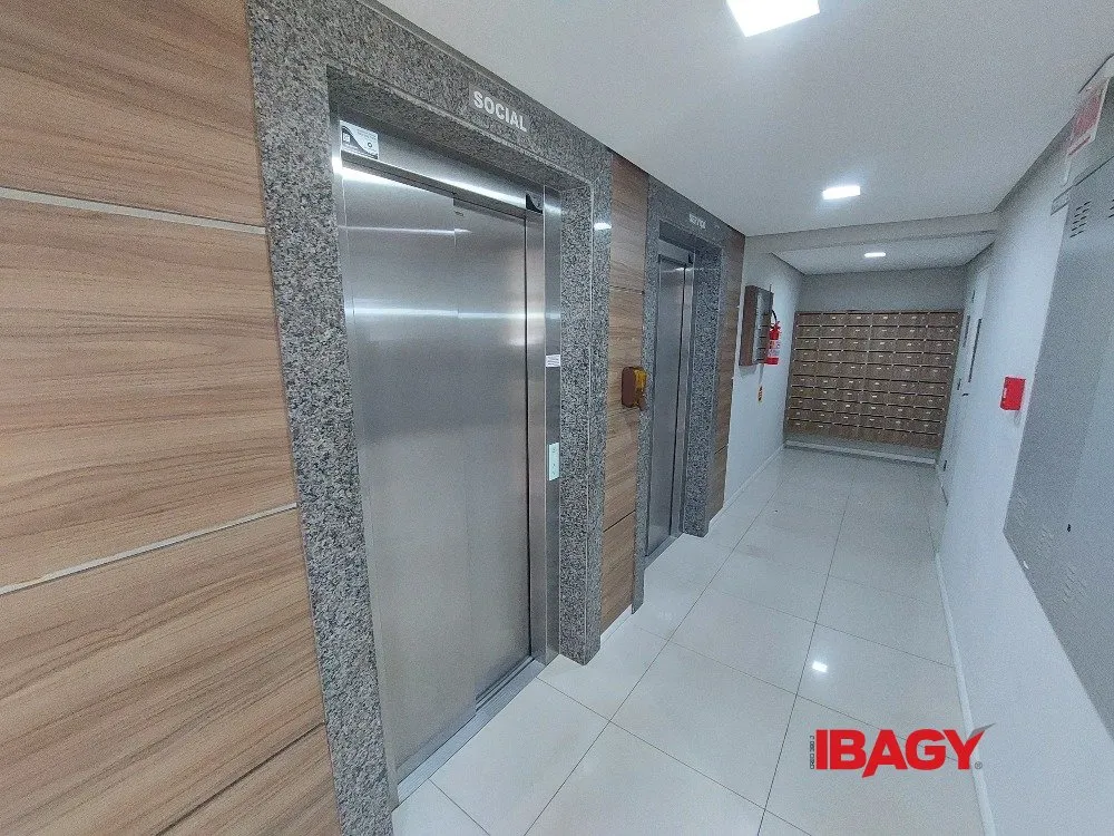 Квартира с 2 спальнями, ванной при спальне и 1 местом — photo 14