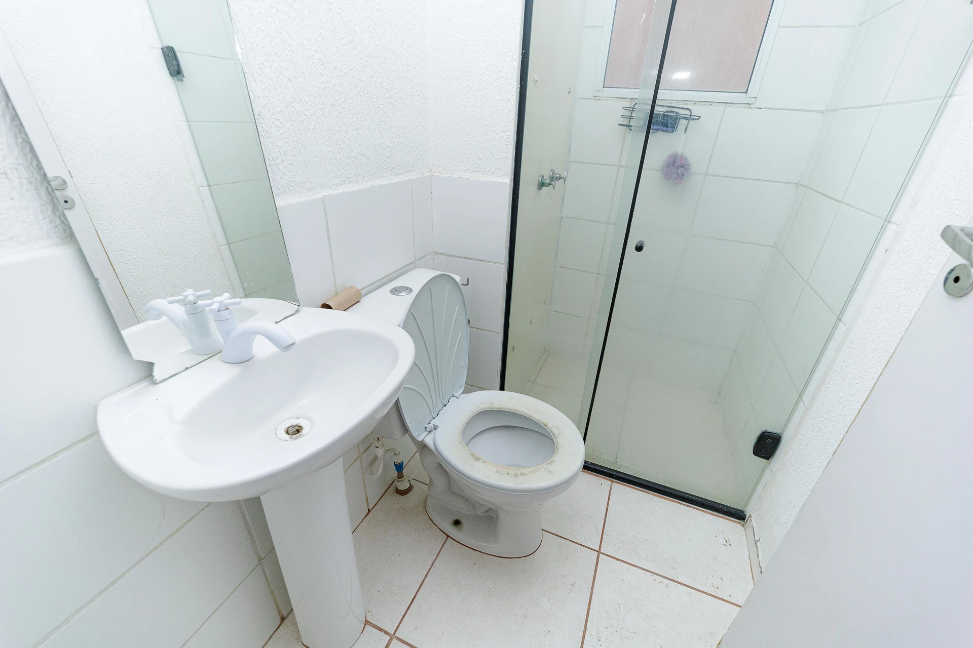 2-bedroom apartment in a building with a pool — photo 10