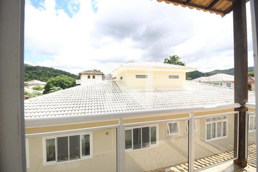 6-bedroom house with 4 en-suite suites and 600 m² — photo 42