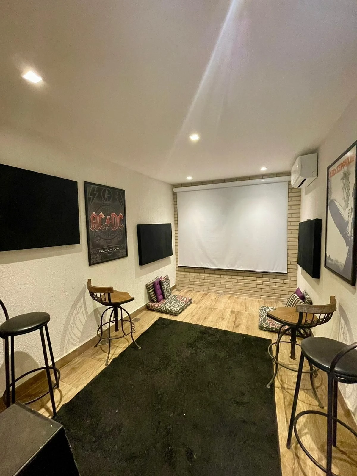 4-bedroom apartment with a grill on the balcony — photo 54