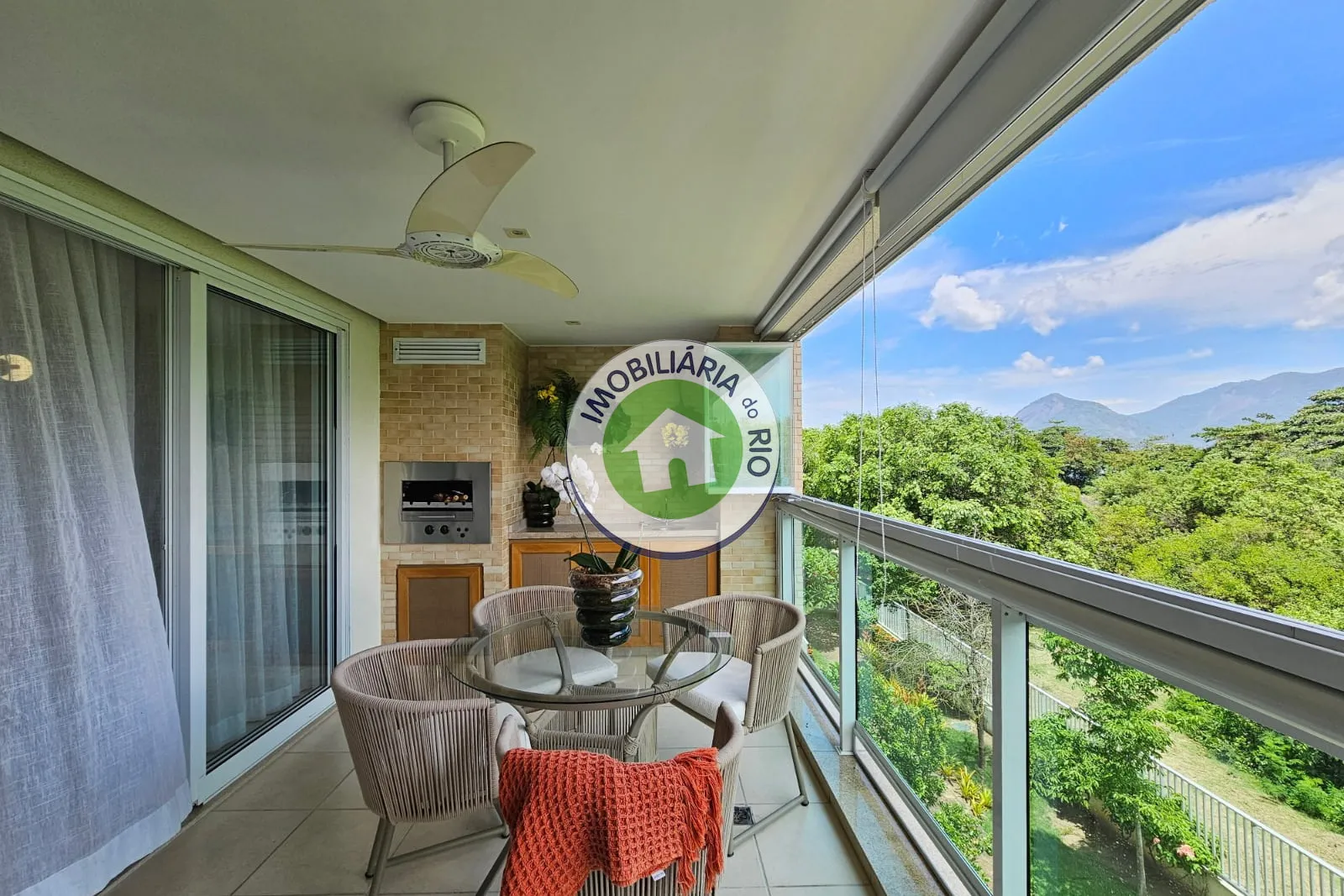 Furnished apartment with 4 bedrooms and 5 bathrooms — photo 9