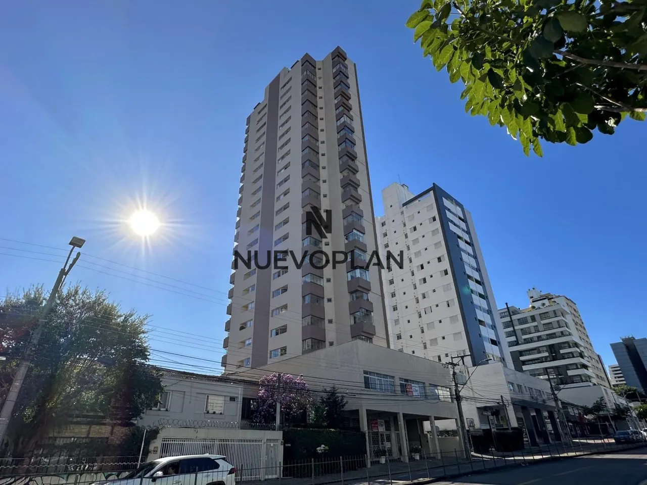 3-bedroom apartment with 1 suite, 2 bathrooms and parking