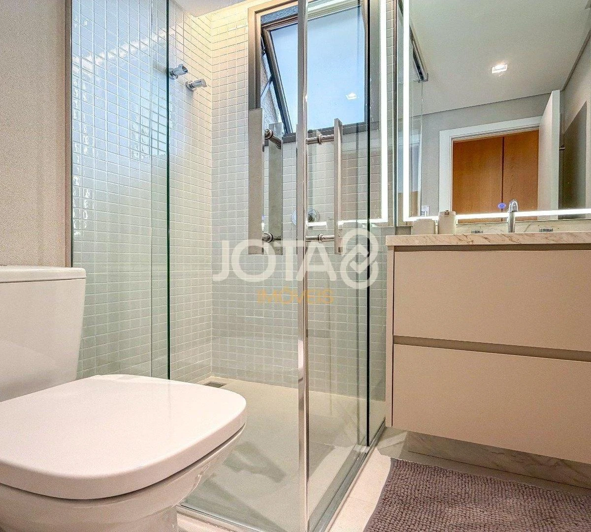 One-bedroom apartment with floor-to-ceiling windows — photo 21