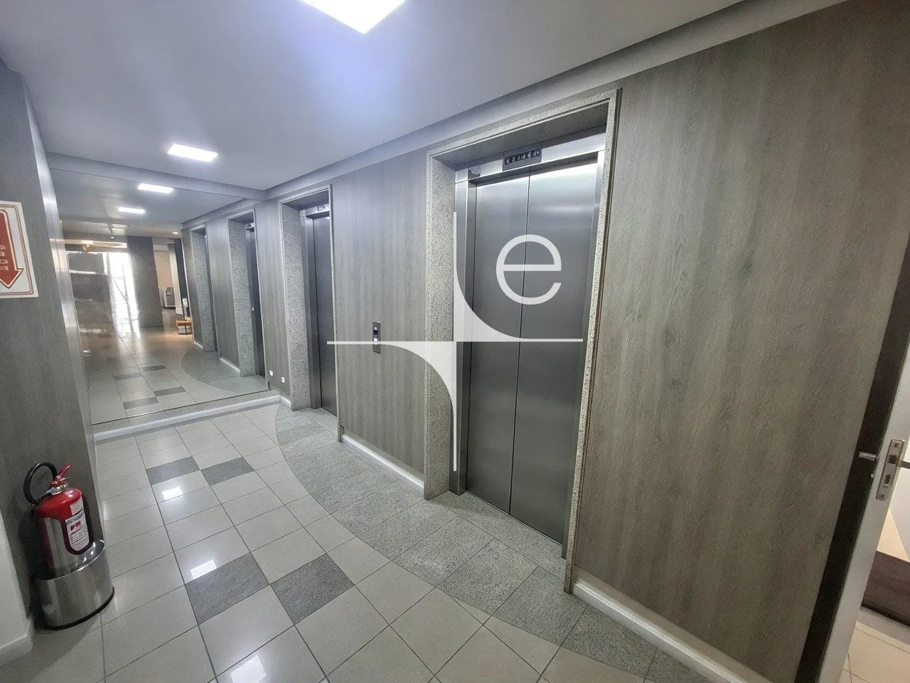 3-bedroom apartment with a washing machine — photo 21